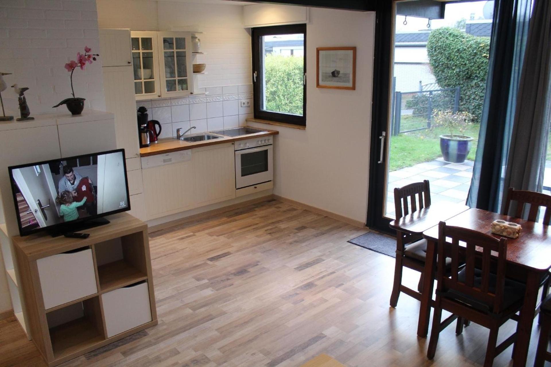 Schoenes Ferienhaus In Tossens Mit Schoenem Garten บุทยาดิงเงน ภายนอก รูปภาพ