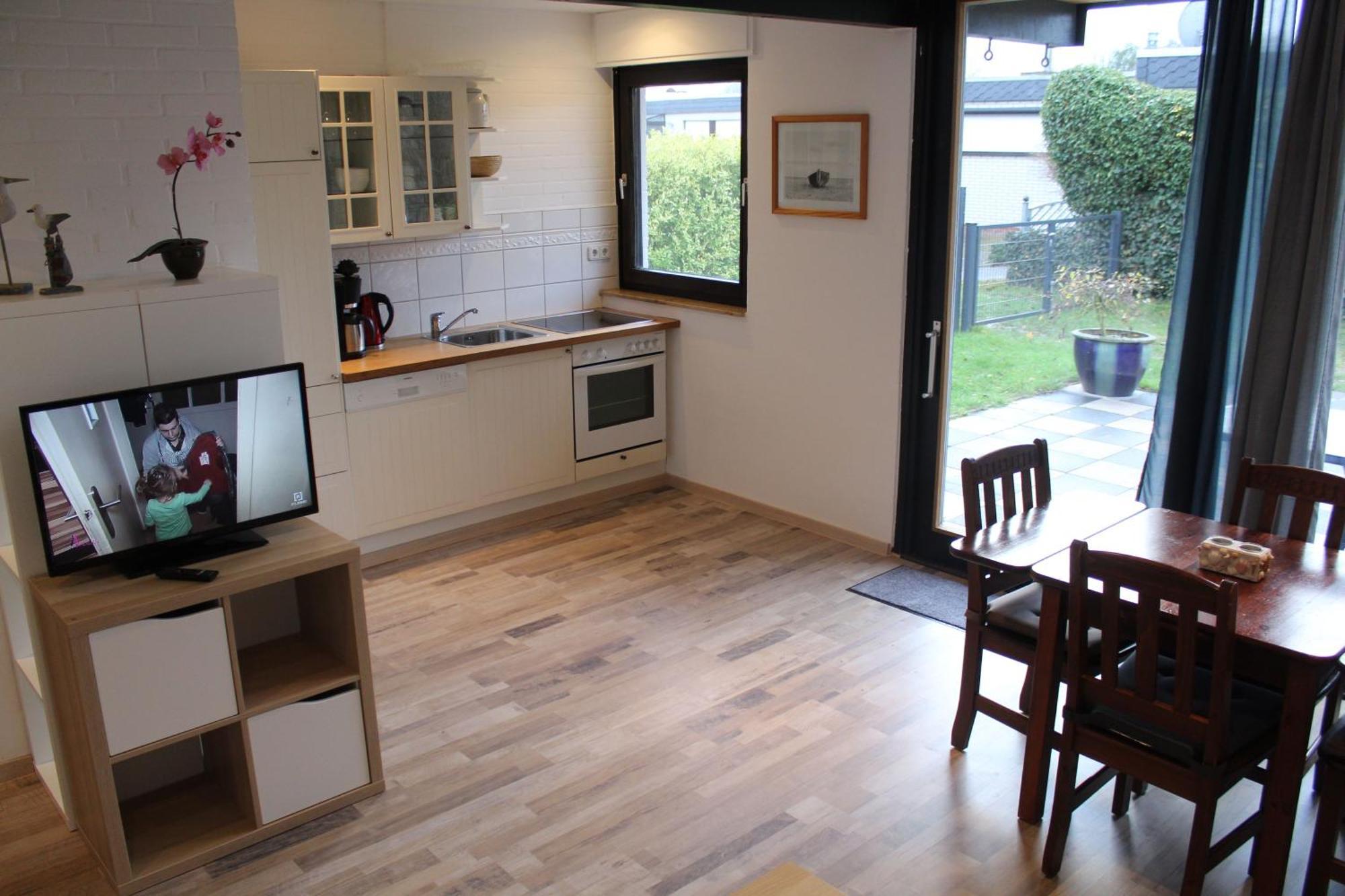 Schoenes Ferienhaus In Tossens Mit Schoenem Garten บุทยาดิงเงน ภายนอก รูปภาพ
